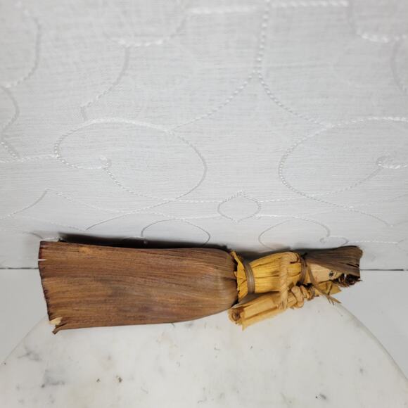 Vintage Corn Husk Doll 9" Tan Brown Handmade Woman Baby Face Hair Folk Art Fall - Picture 9 of 12